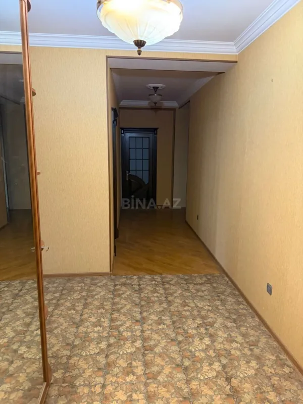Satılır 4 otaqlı mənzil 169 m²