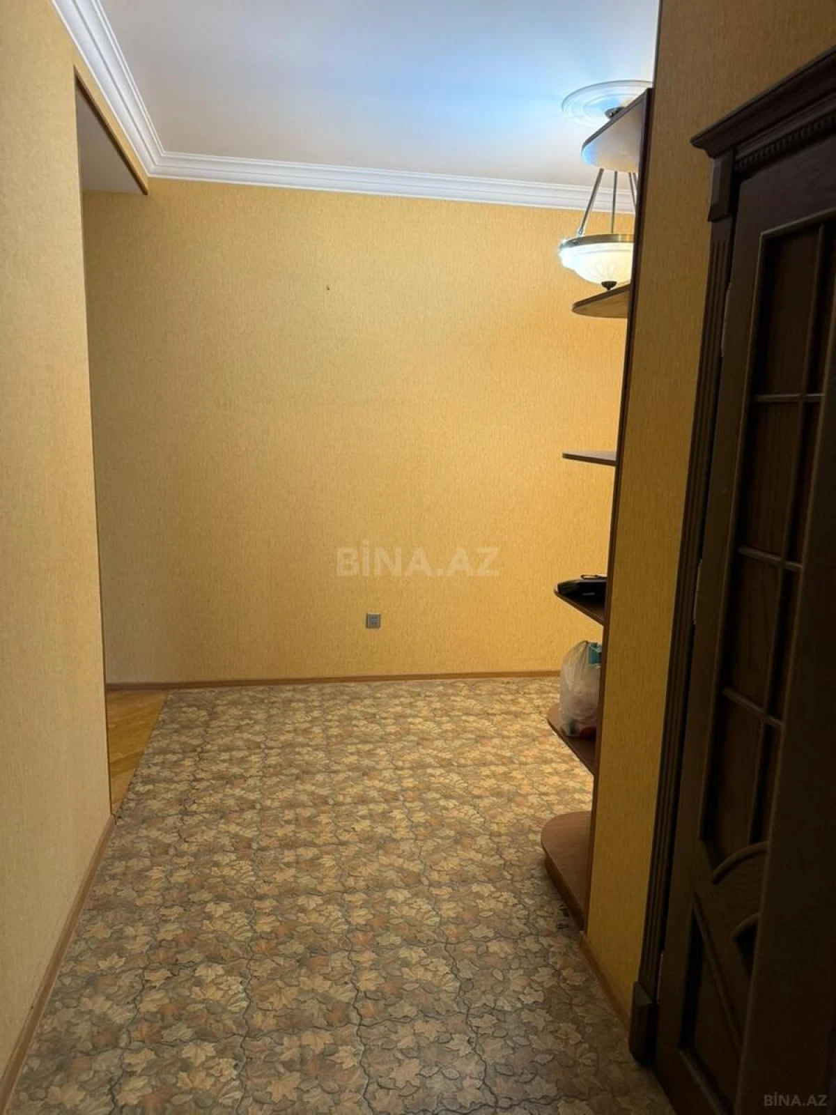 Satılır 4 otaqlı mənzil 169 m²