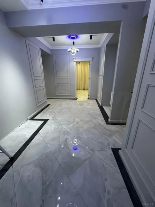 Satılır 4 otaqlı mənzil 161 m²