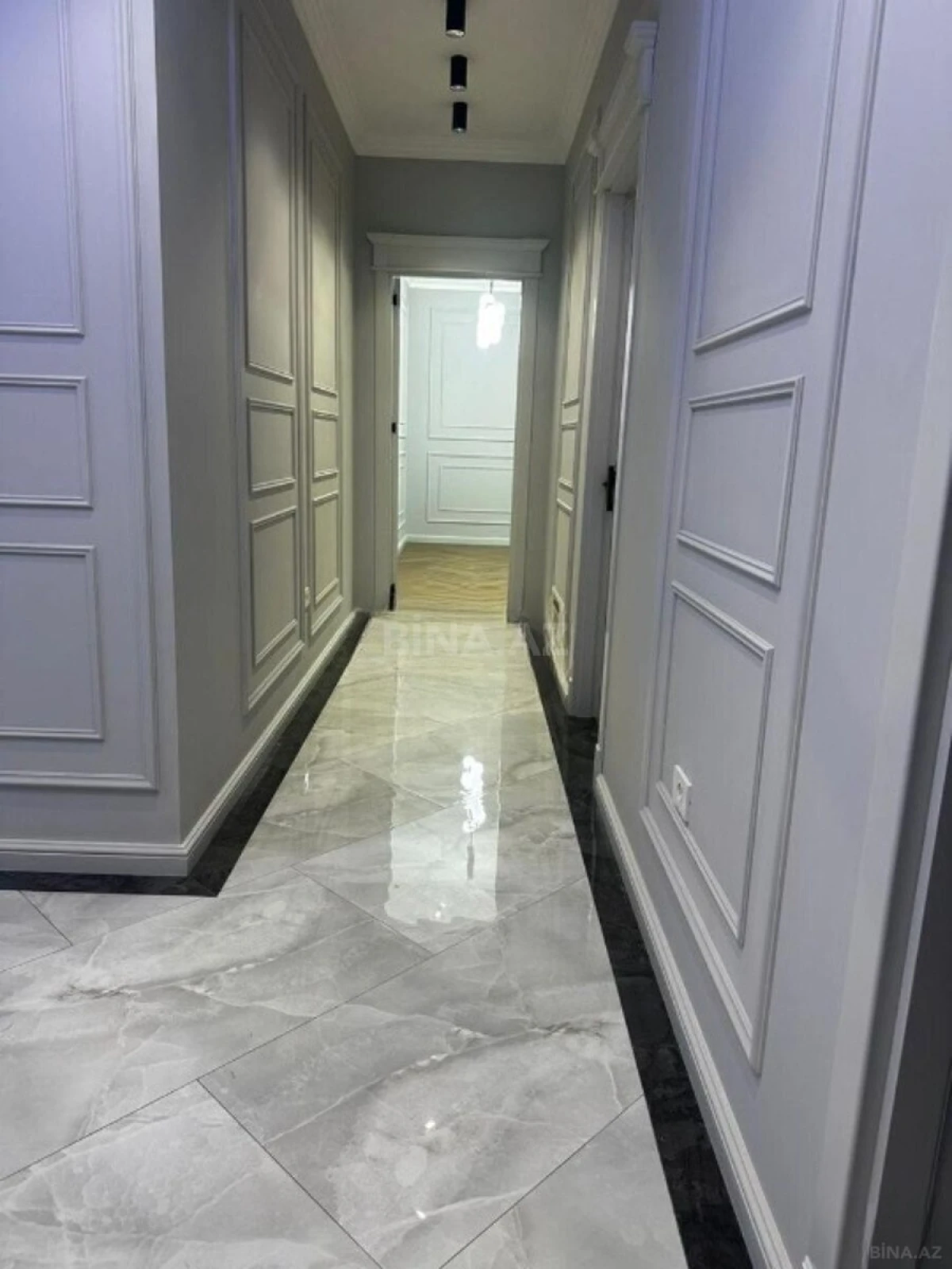 Satılır 4 otaqlı mənzil 161 m²