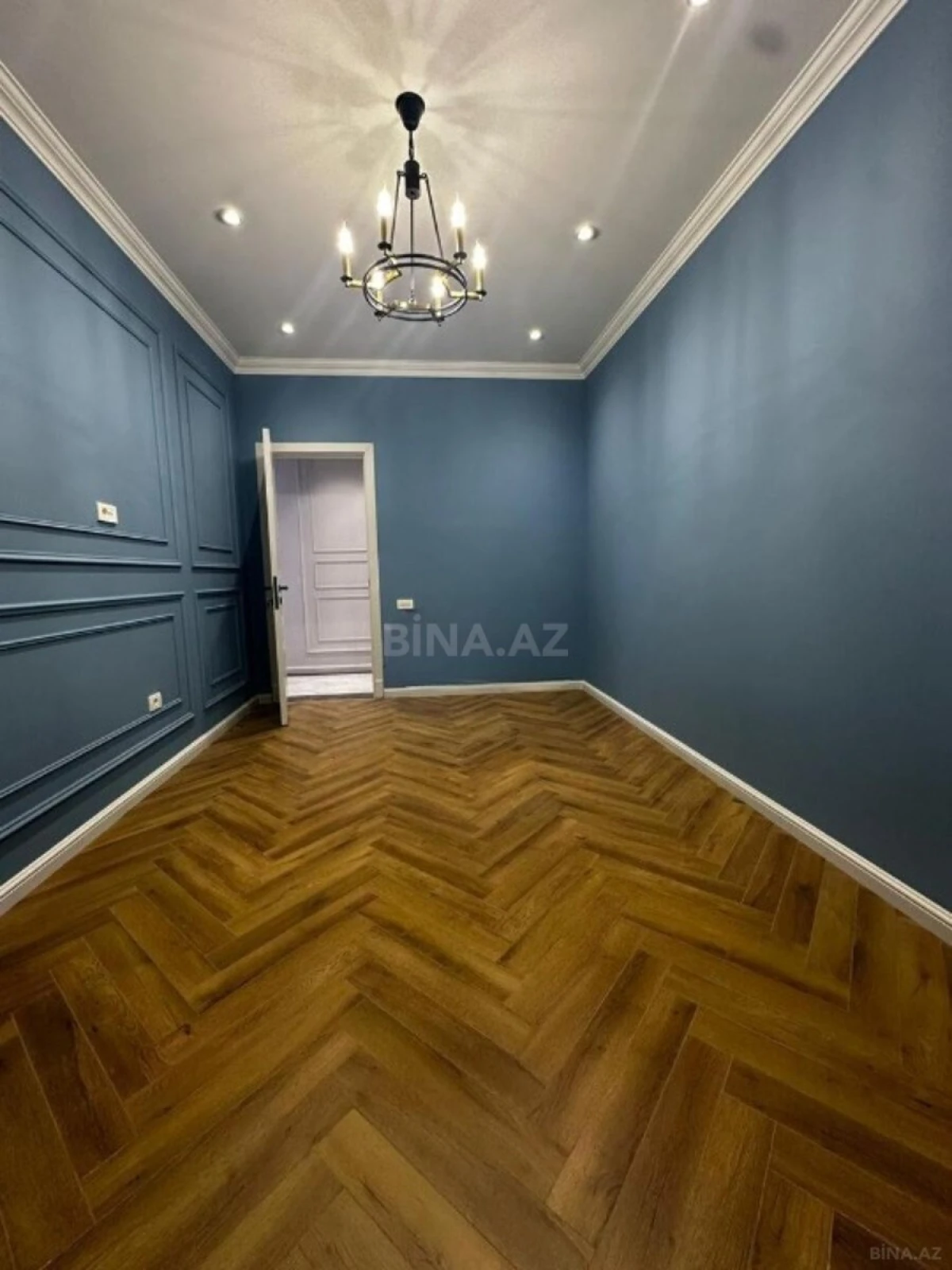 Satılır 4 otaqlı mənzil 161 m²