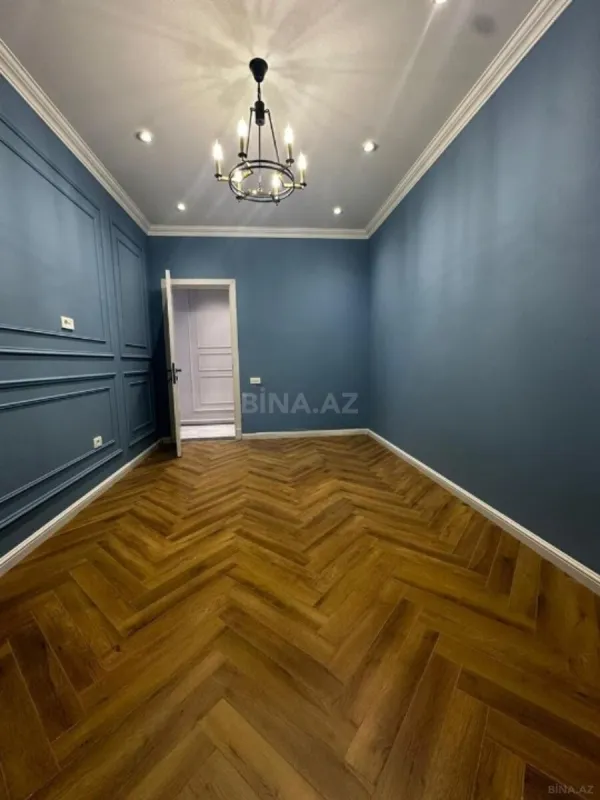 Satılır 4 otaqlı mənzil 161 m²