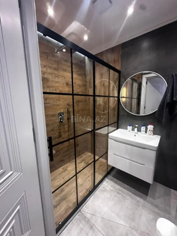 Satılır 4 otaqlı mənzil 161 m²