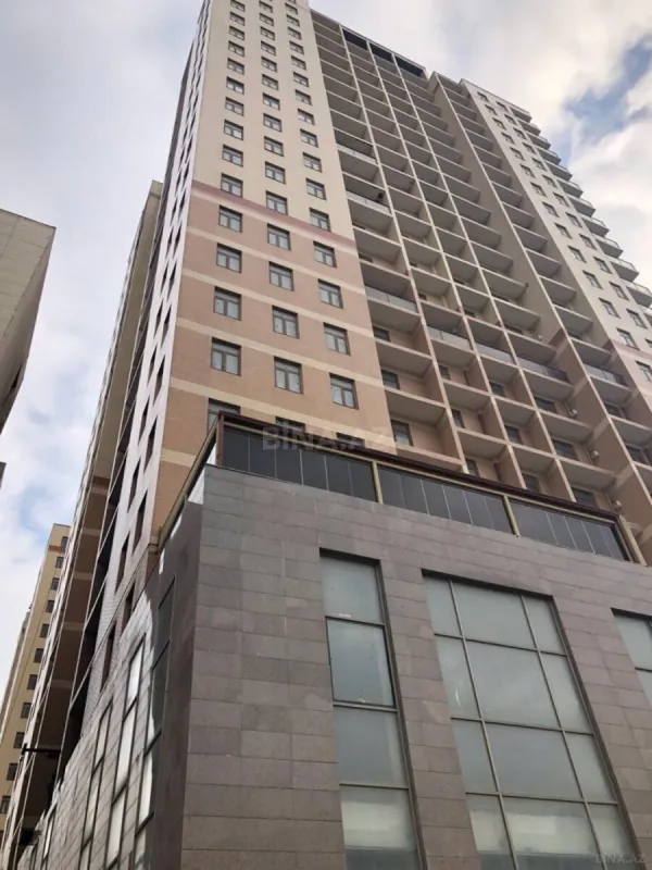 Satılır 4 otaqlı mənzil 161 m²