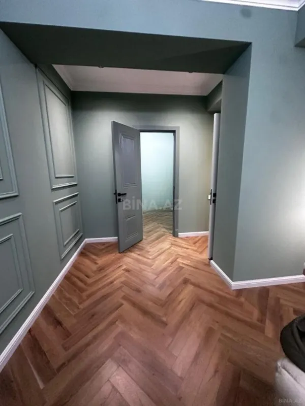 Satılır 4 otaqlı mənzil 161 m²