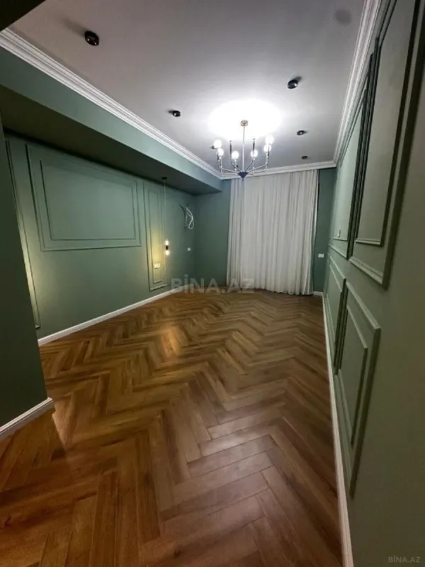 Satılır 4 otaqlı mənzil 161 m²