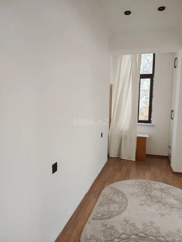 Satılır 2 otaqlı mənzil 72 m²