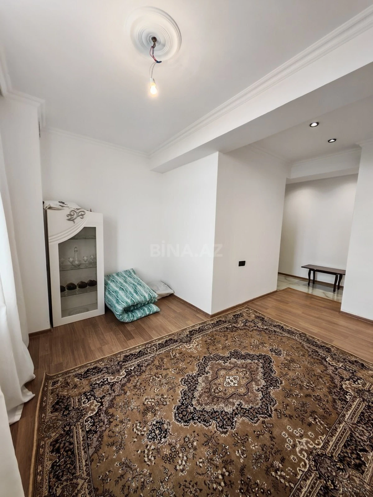 Satılır 2 otaqlı mənzil 72 m²
