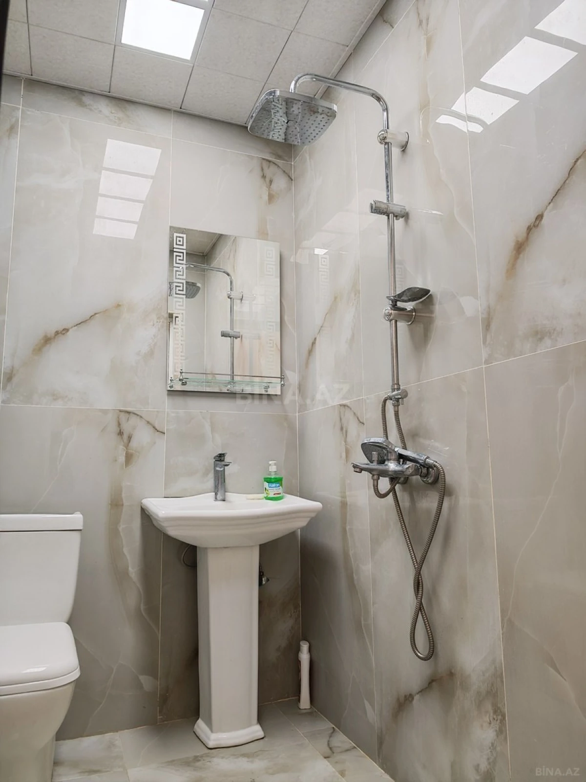 Satılır 2 otaqlı mənzil 72 m²