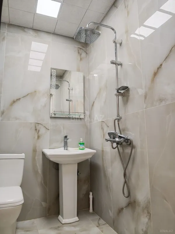 Satılır 2 otaqlı mənzil 72 m²