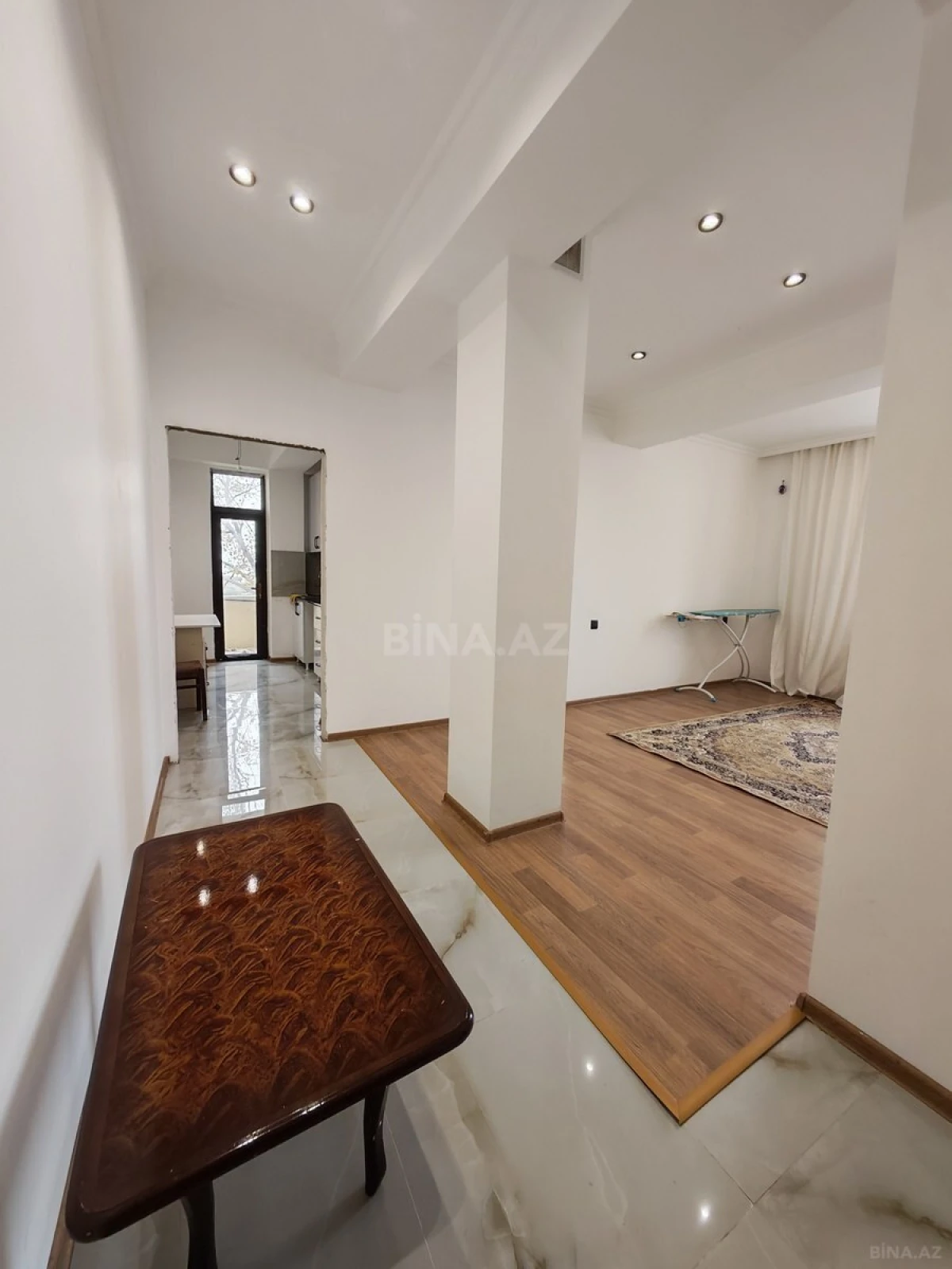 Satılır 2 otaqlı mənzil 72 m²