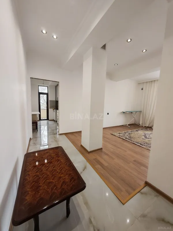 Satılır 2 otaqlı mənzil 72 m²