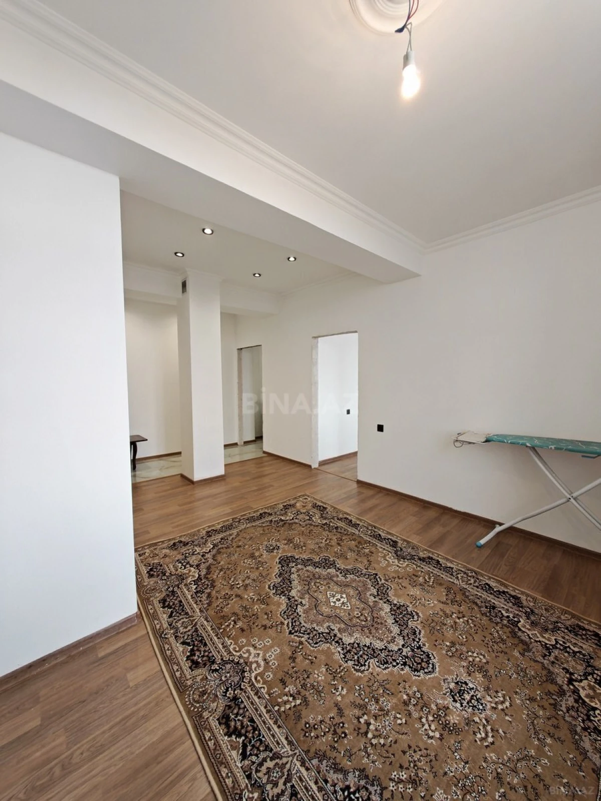 Satılır 2 otaqlı mənzil 72 m²