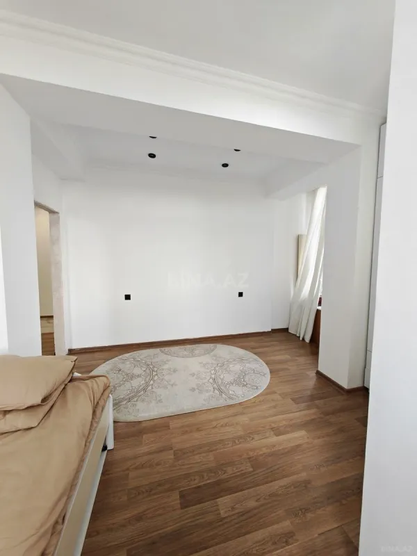 Satılır 2 otaqlı mənzil 72 m²
