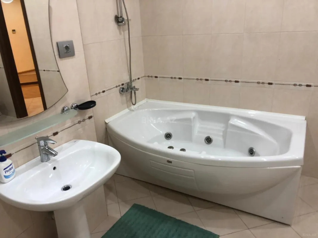 Kirayə verilir 3 otaqlı mənzil 155 m²