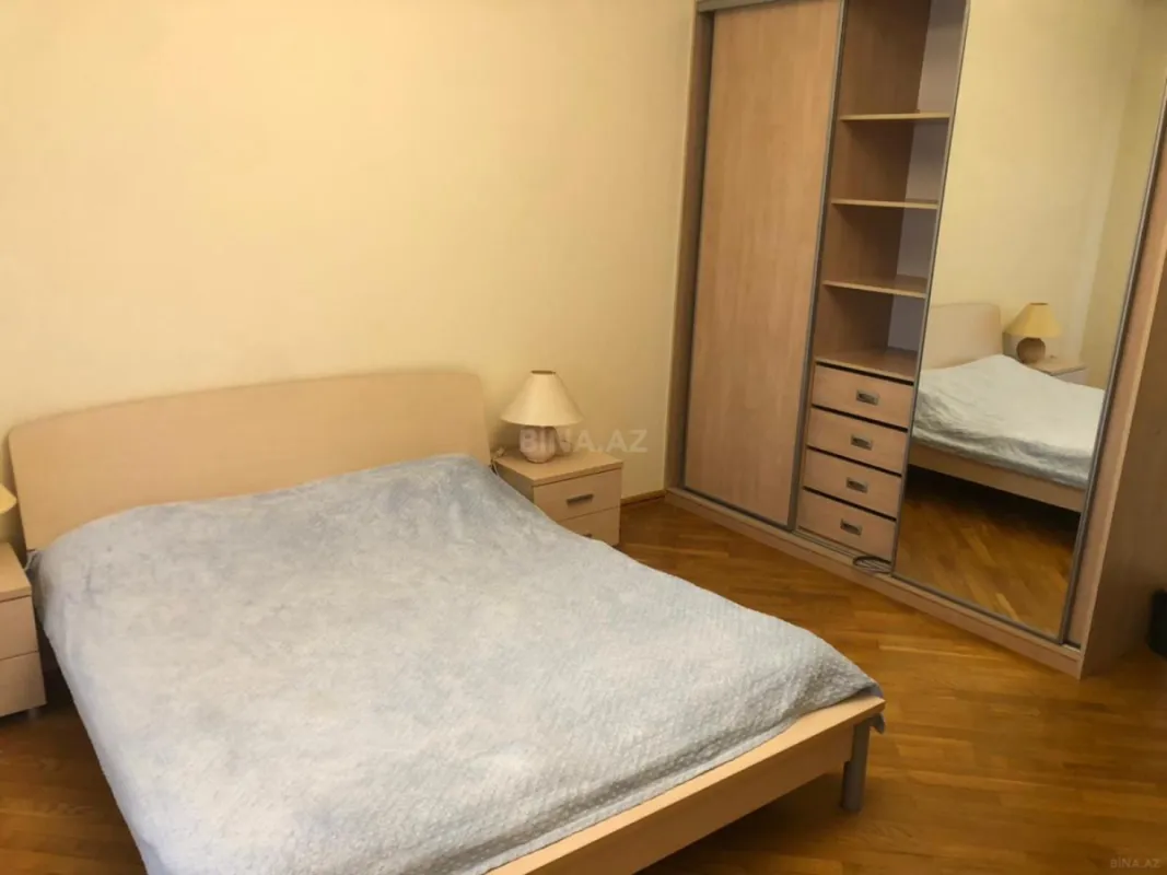 Kirayə verilir 3 otaqlı mənzil 155 m²