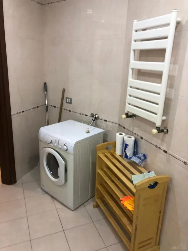 Kirayə verilir 3 otaqlı mənzil 155 m²