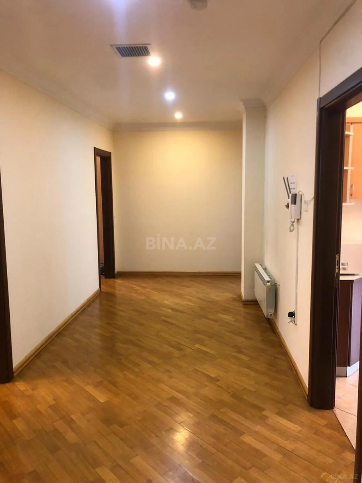 Kirayə verilir 3 otaqlı mənzil 155 m²
