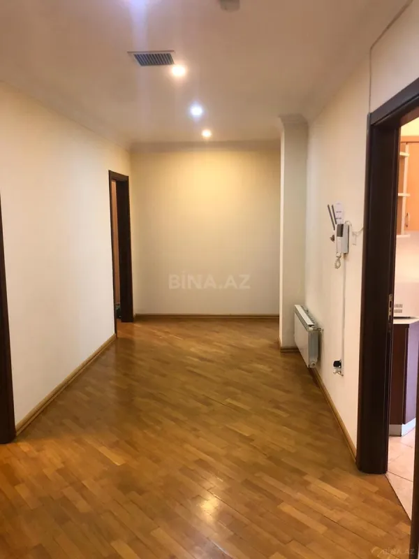 Kirayə verilir 3 otaqlı mənzil 155 m²