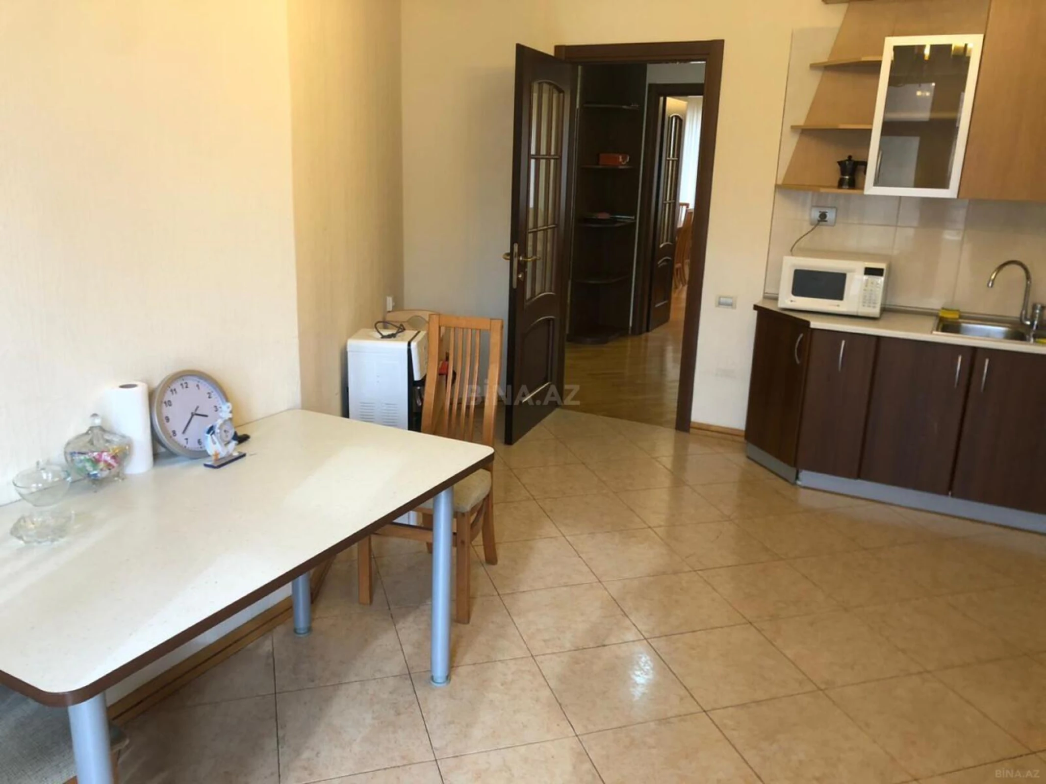 Kirayə verilir 3 otaqlı mənzil 155 m²