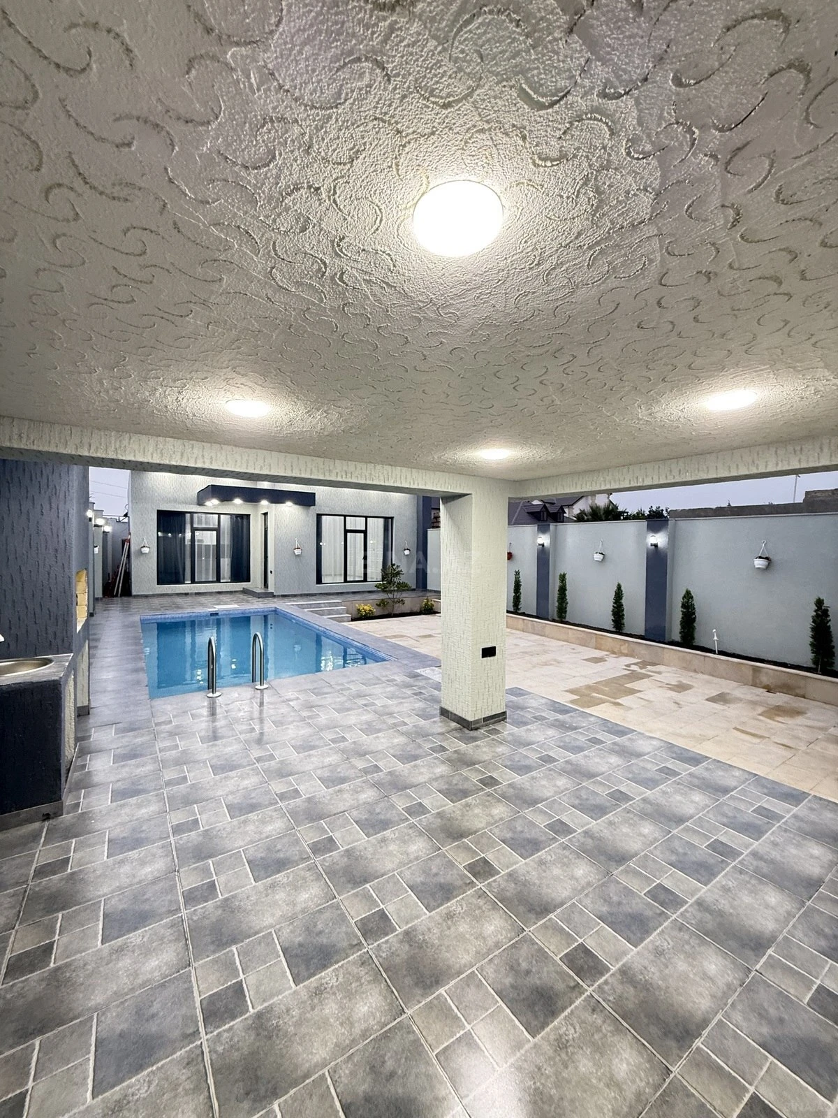 Satılır 4 otaqlı həyət evi 150 m²