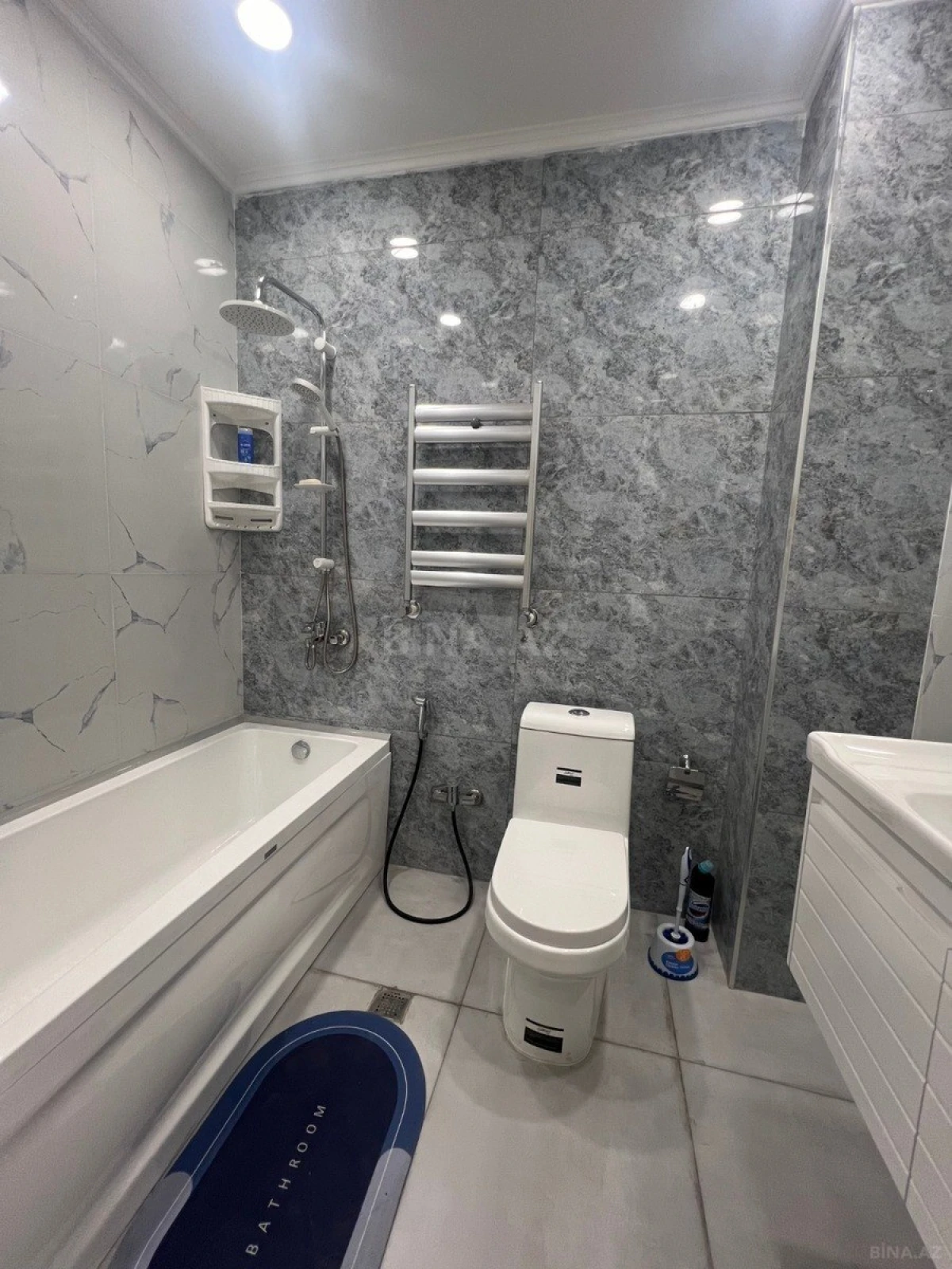 Satılır 3 otaqlı mənzil 102 m²