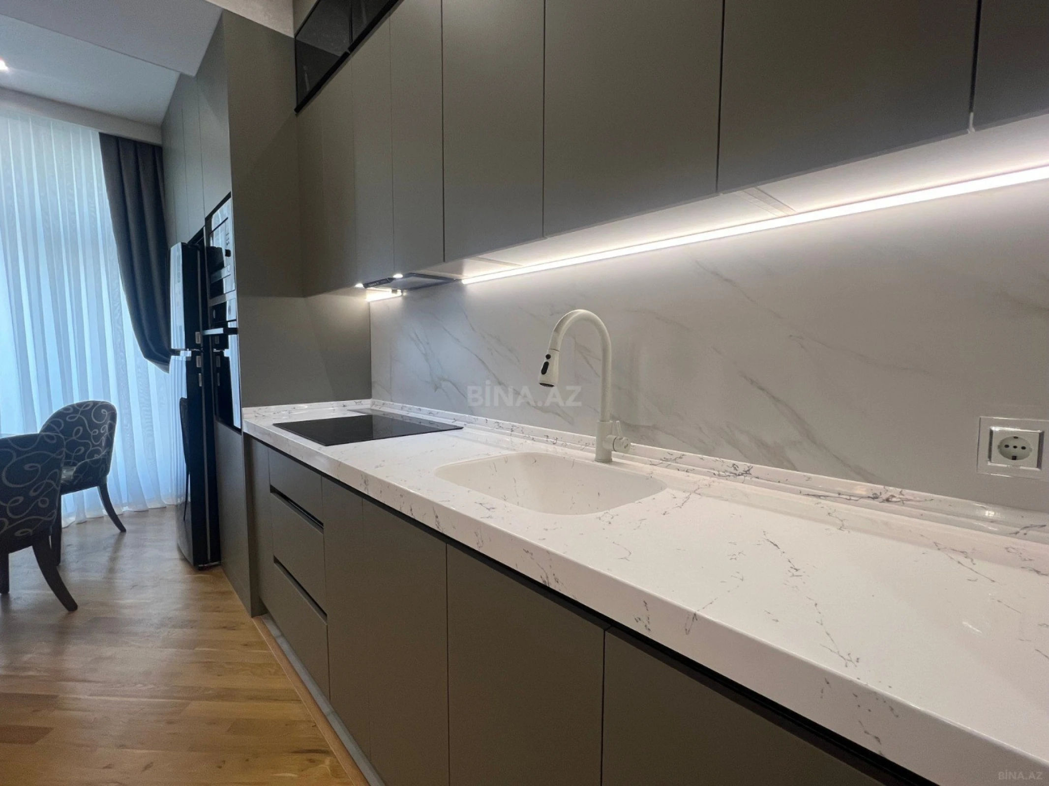 Satılır 3 otaqlı mənzil 102 m²