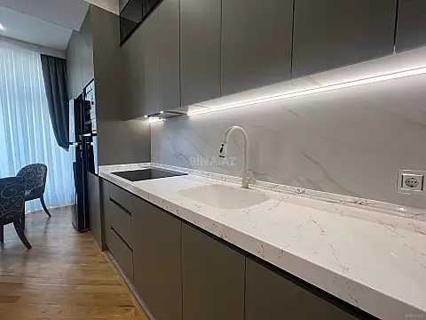 Satılır 3 otaqlı mənzil 102 m²