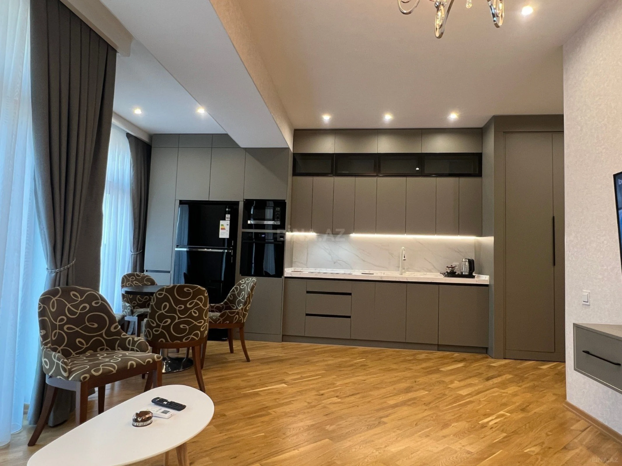 Satılır 3 otaqlı mənzil 102 m²
