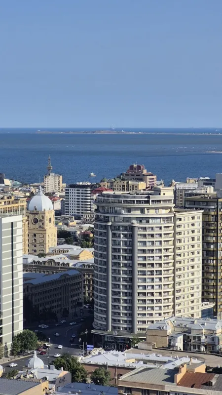 Satılır 3 otaqlı mənzil 276 m²