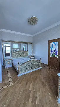 Satılır 3 otaqlı mənzil 276 m²