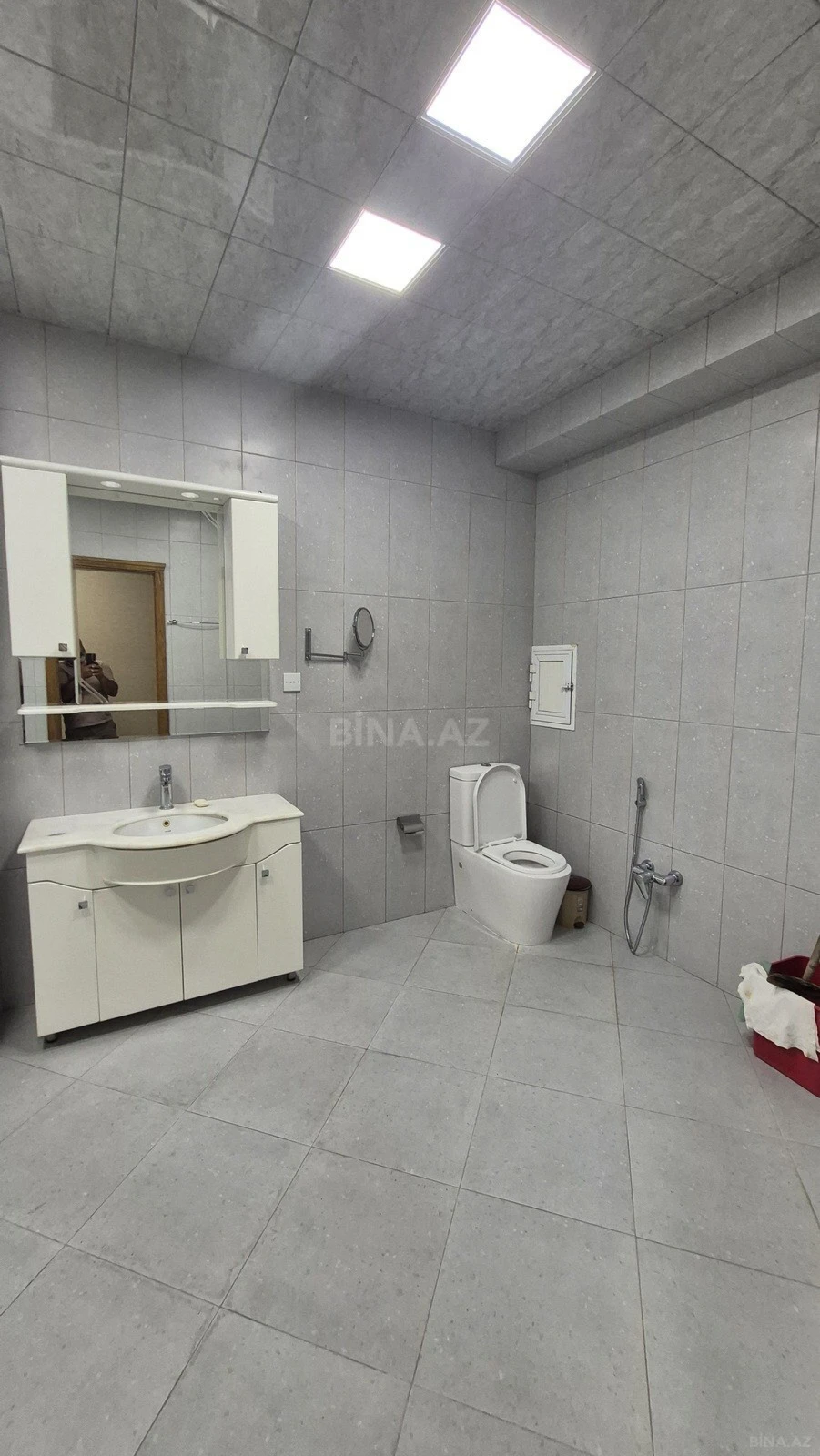 Satılır 3 otaqlı mənzil 276 m²