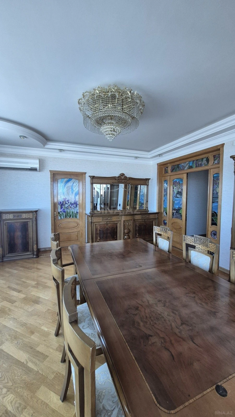 Satılır 3 otaqlı mənzil 276 m²