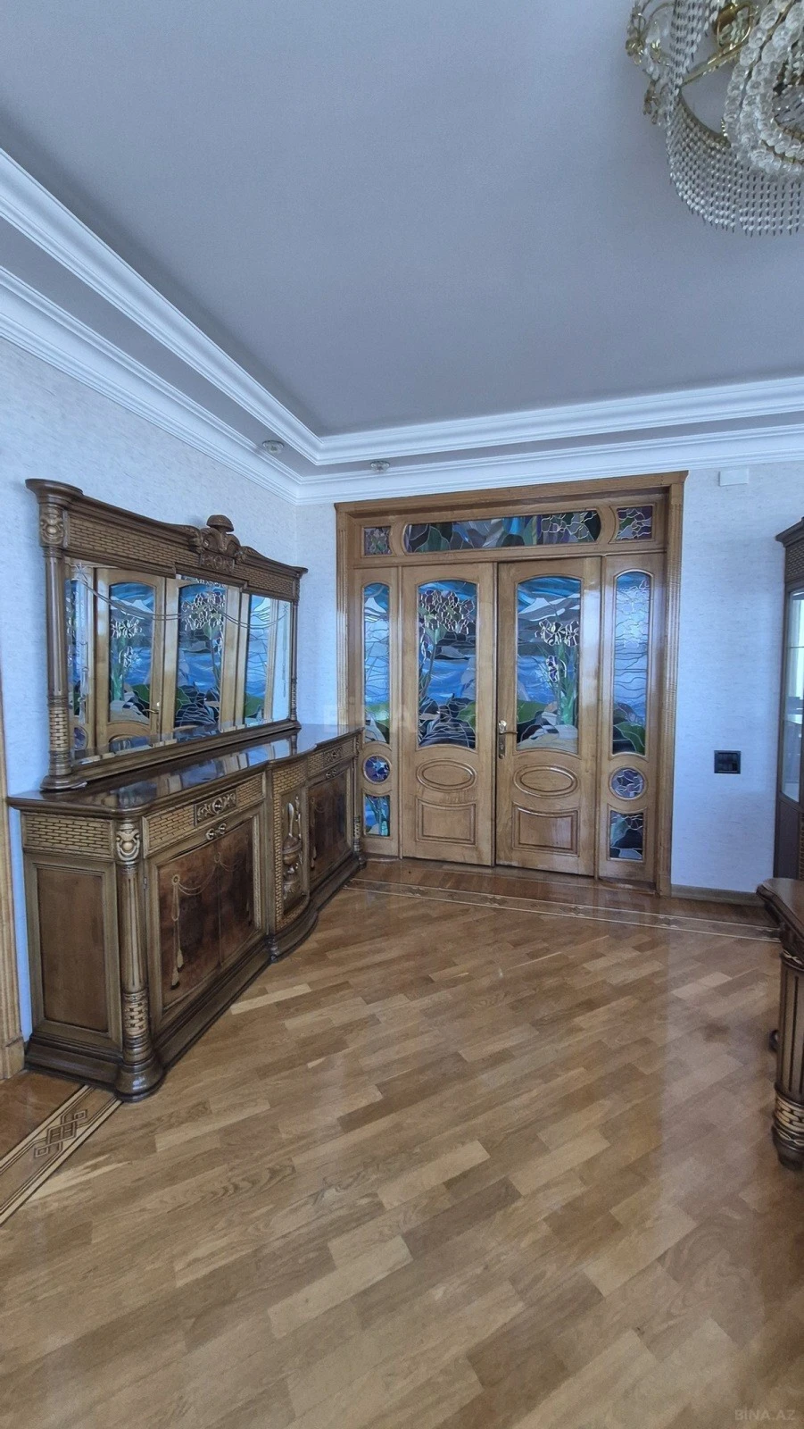 Satılır 3 otaqlı mənzil 276 m²