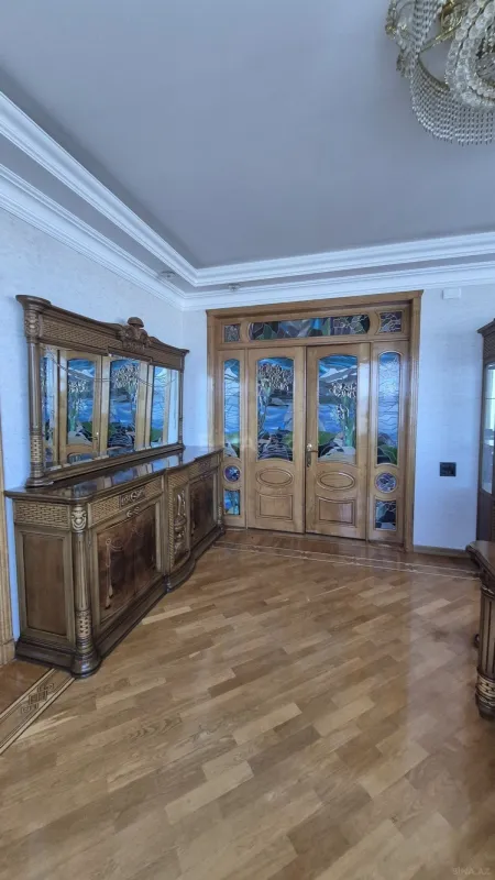 Satılır 3 otaqlı mənzil 276 m²