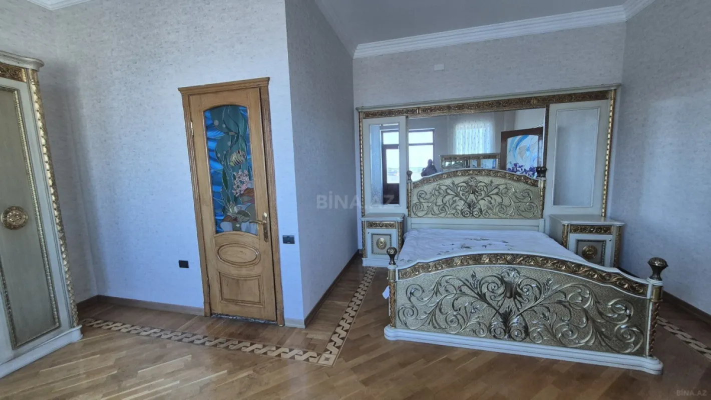 Satılır 3 otaqlı mənzil 276 m²