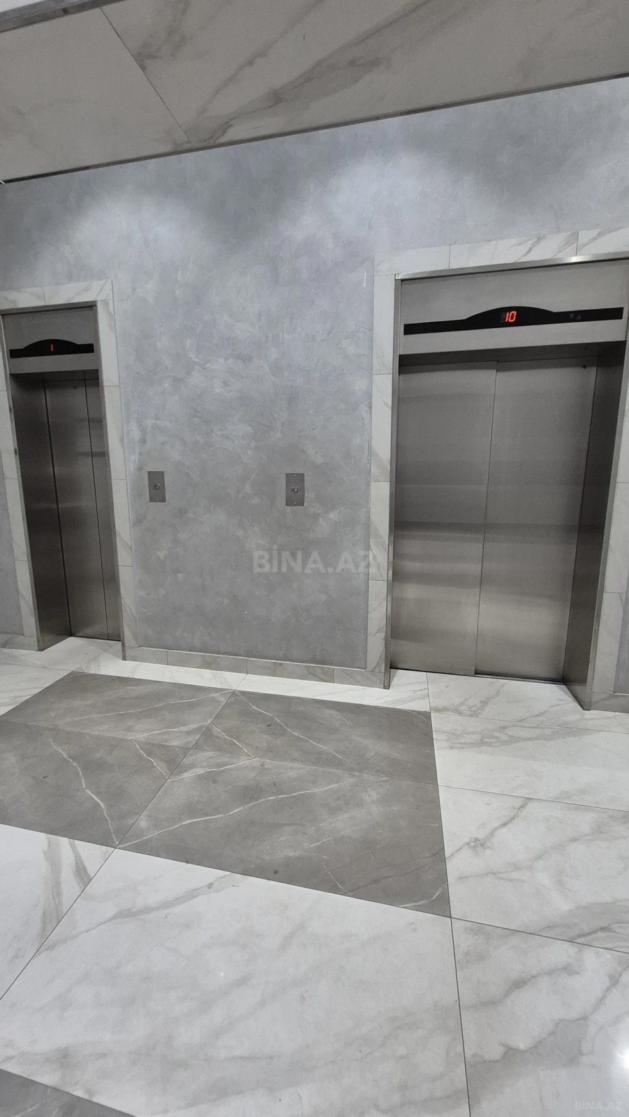 Satılır 3 otaqlı mənzil 276 m²