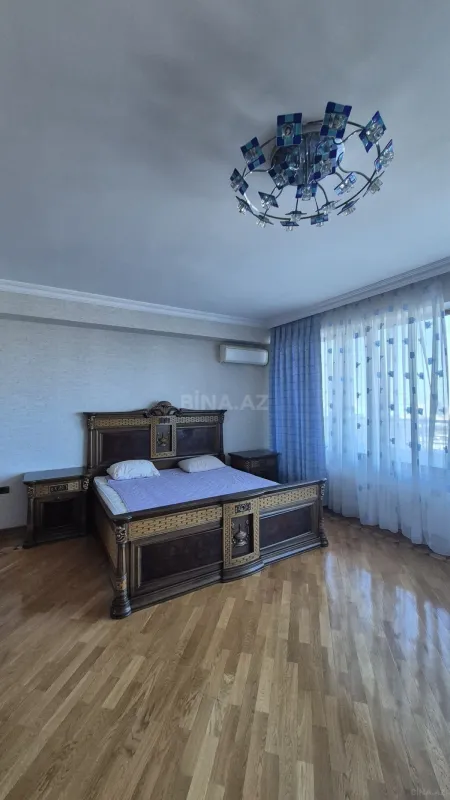 Satılır 3 otaqlı mənzil 276 m²