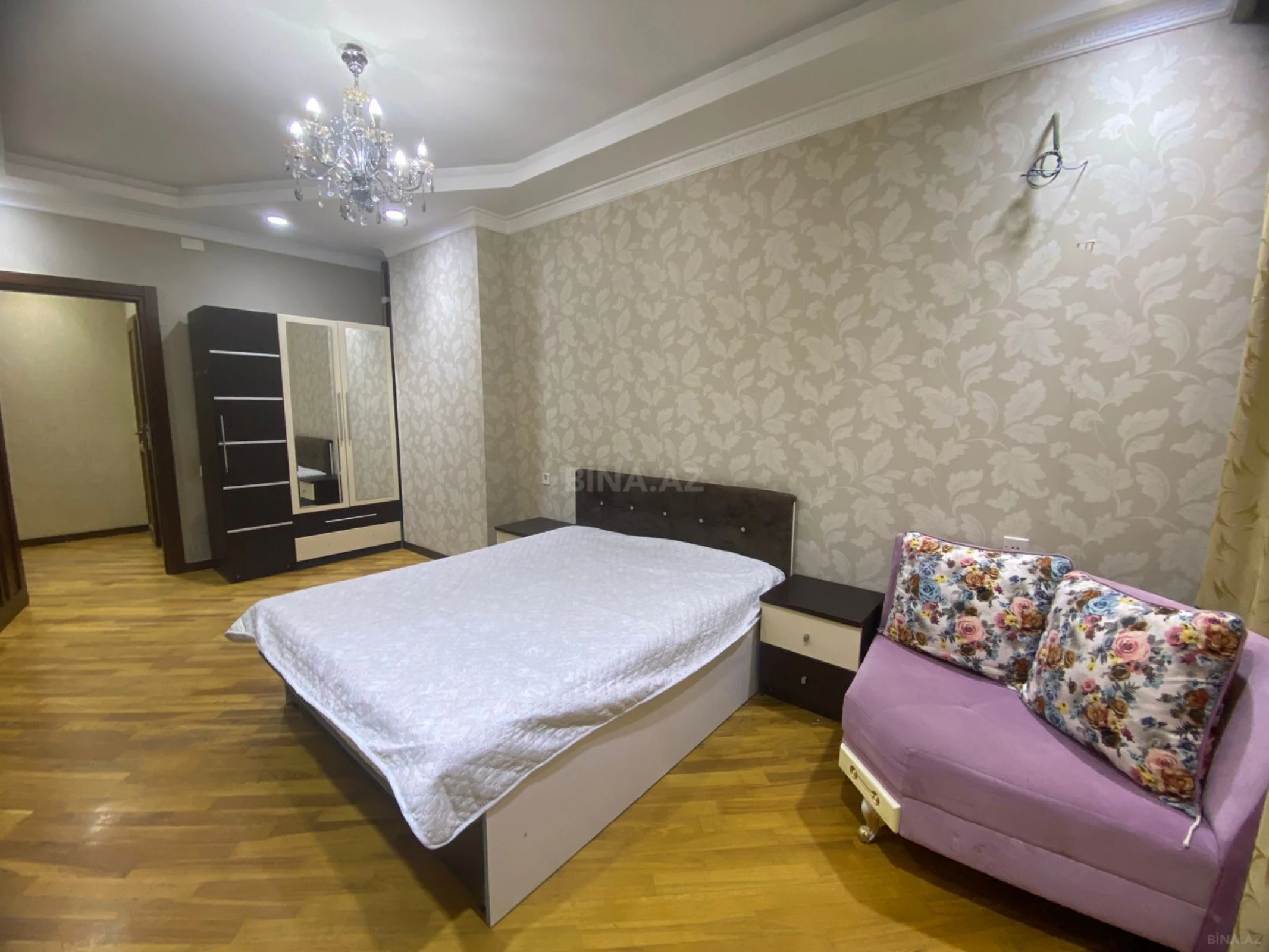 Kirayə verilir 2 otaqlı mənzil 65 m²