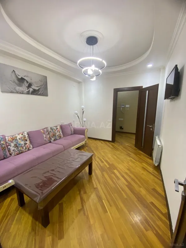 Kirayə verilir 2 otaqlı mənzil 65 m²