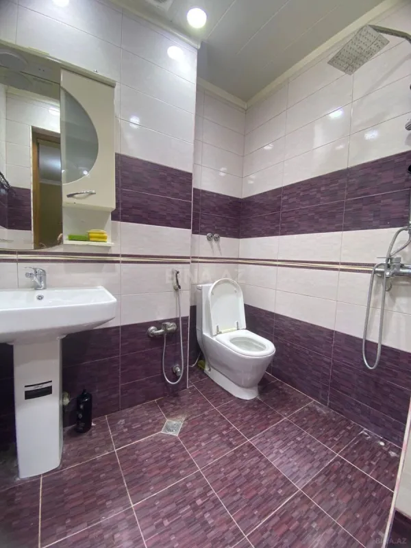 Kirayə verilir 2 otaqlı mənzil 65 m²