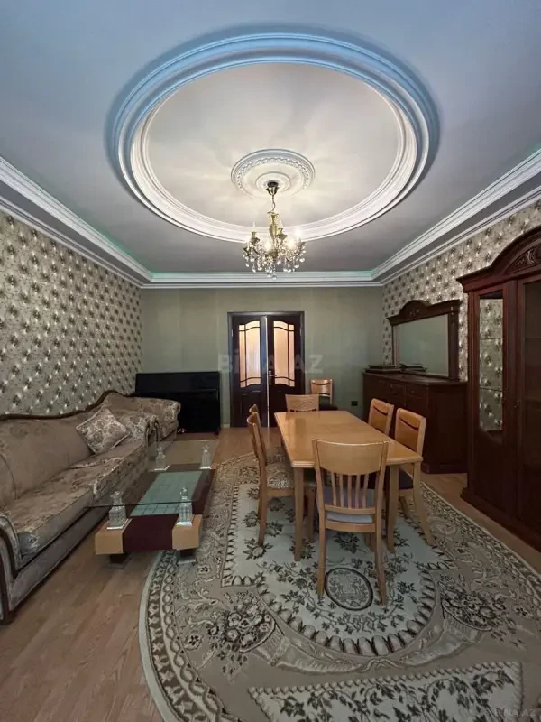 Kirayə verilir 3 otaqlı mənzil 130 m²