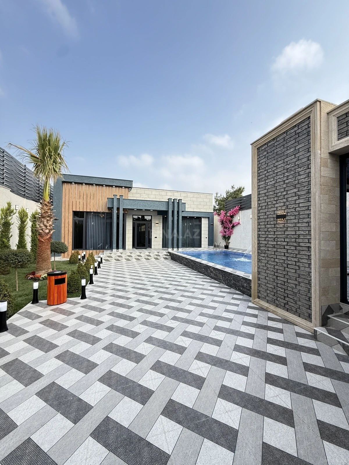 Satılır 5 otaqlı həyət evi 180 m²