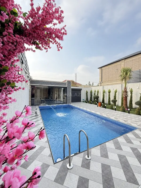 Satılır 5 otaqlı həyət evi 180 m²