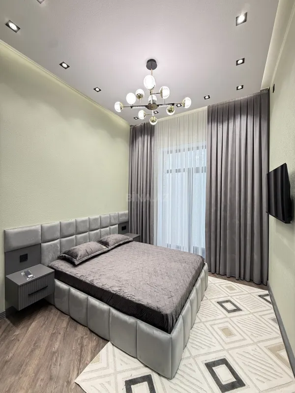Satılır 5 otaqlı həyət evi 180 m²