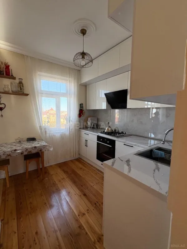 Satılır 4 otaqlı mənzil 100 m²