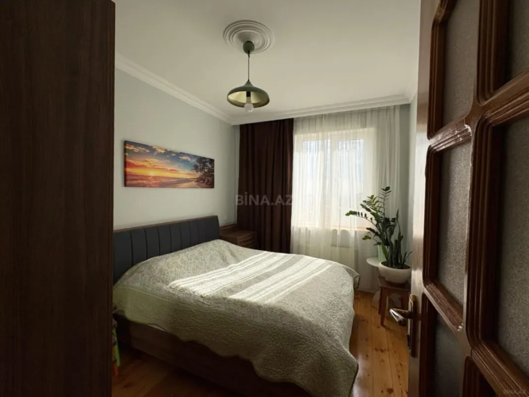 Satılır 4 otaqlı mənzil 100 m²