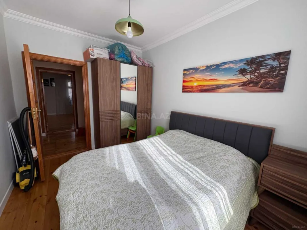 Satılır 4 otaqlı mənzil 100 m²