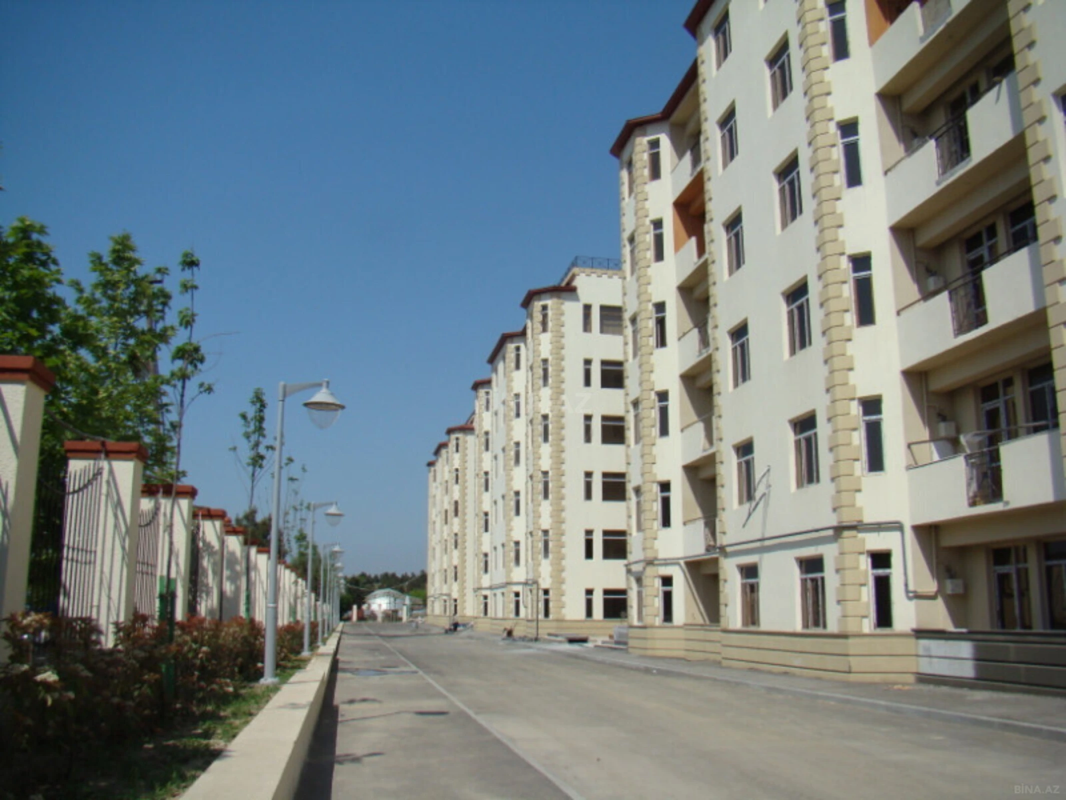 Satılır 4 otaqlı mənzil 145 m²