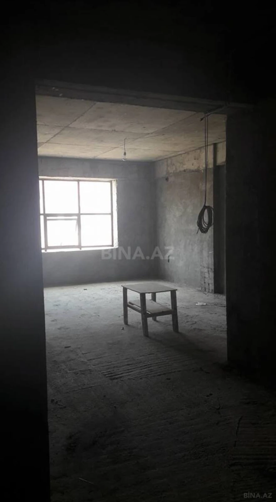 Satılır 4 otaqlı mənzil 145 m²